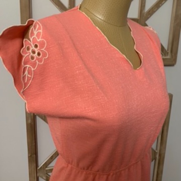 Vintage Peach Dress - Picture 1 of 3